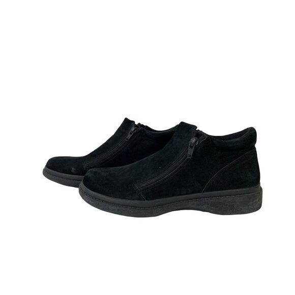 Easy Spirit Women's Non-Slip Black Shoes - Picture 1 of 5